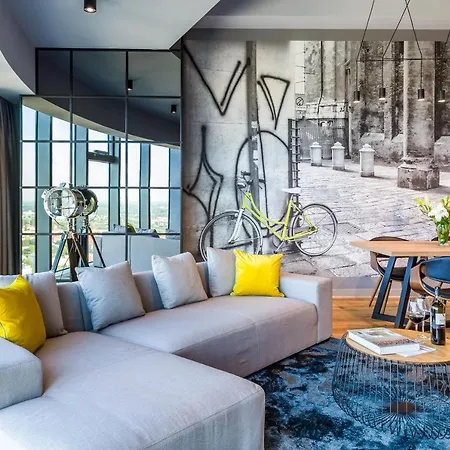 Sky Tower Apartment *