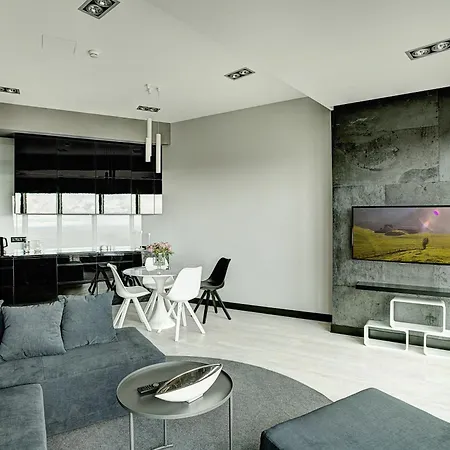 Sky Tower Apartment *