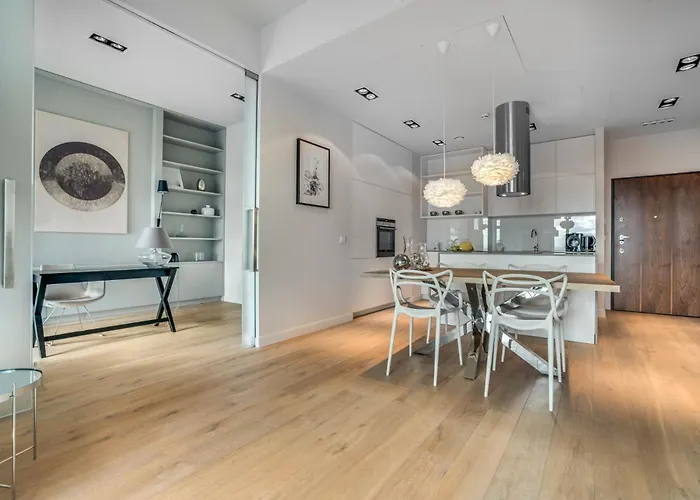 Sky Tower Apartment *